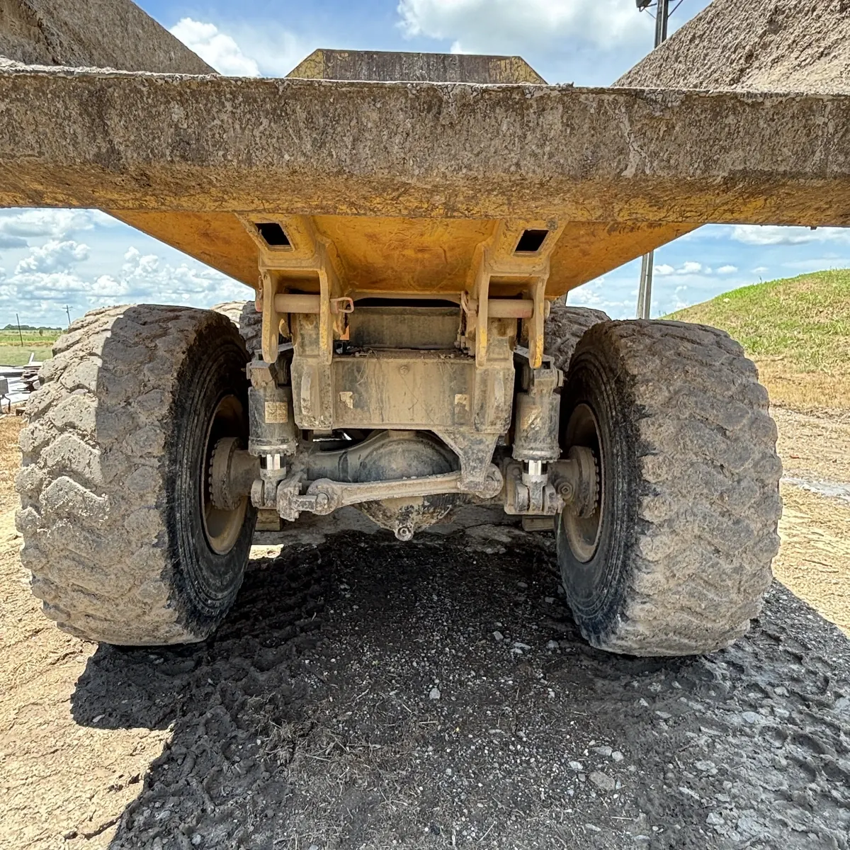 Komatsu dump truck before cleaning